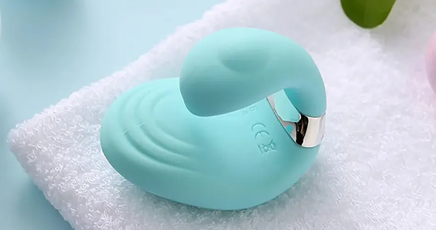 KISTOY Young Queeni Swan Ring Vibrator